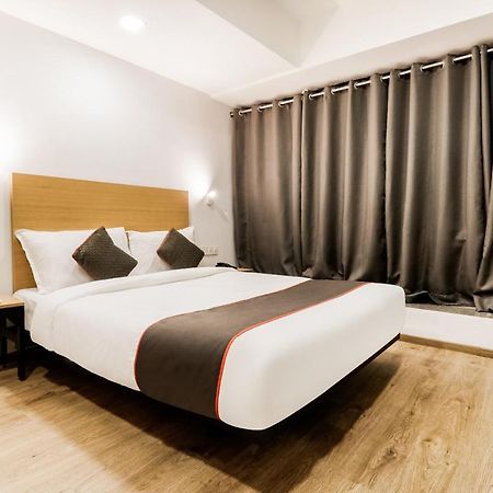 Oyo Townhouse 169 Aqua Corridor Hotel Bhatha Bagian luar foto