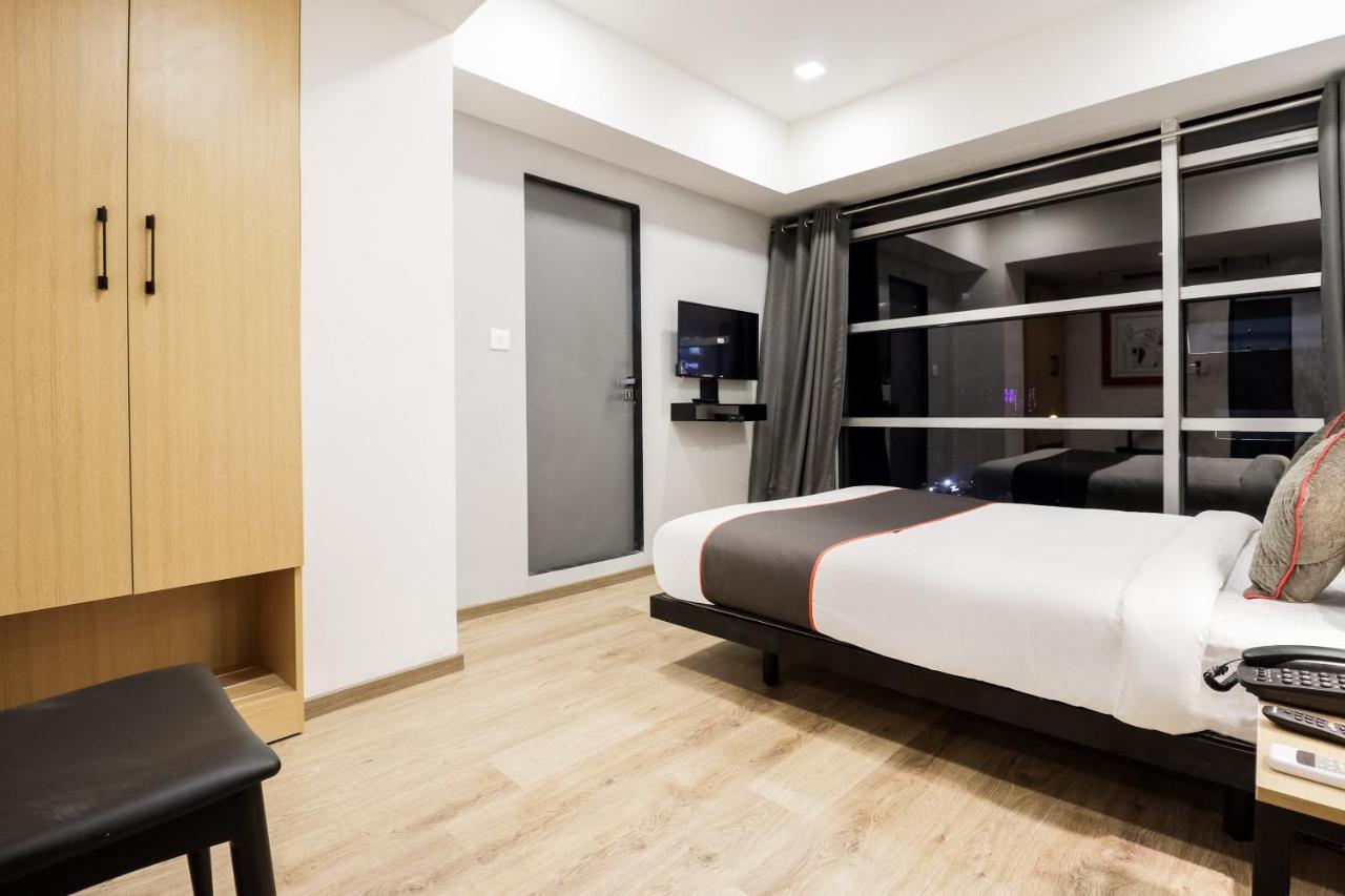 Oyo Townhouse 169 Aqua Corridor Hotel Bhatha Bagian luar foto