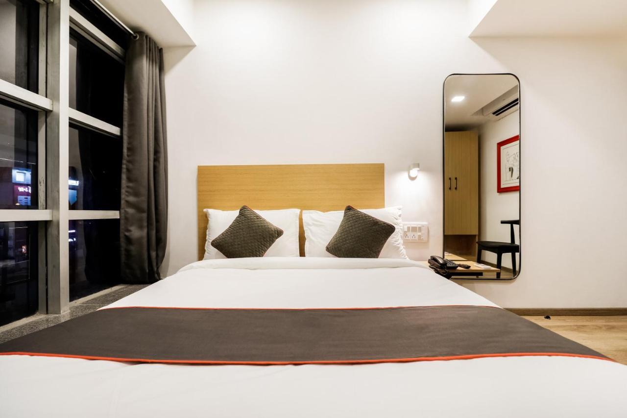 Oyo Townhouse 169 Aqua Corridor Hotel Bhatha Bagian luar foto