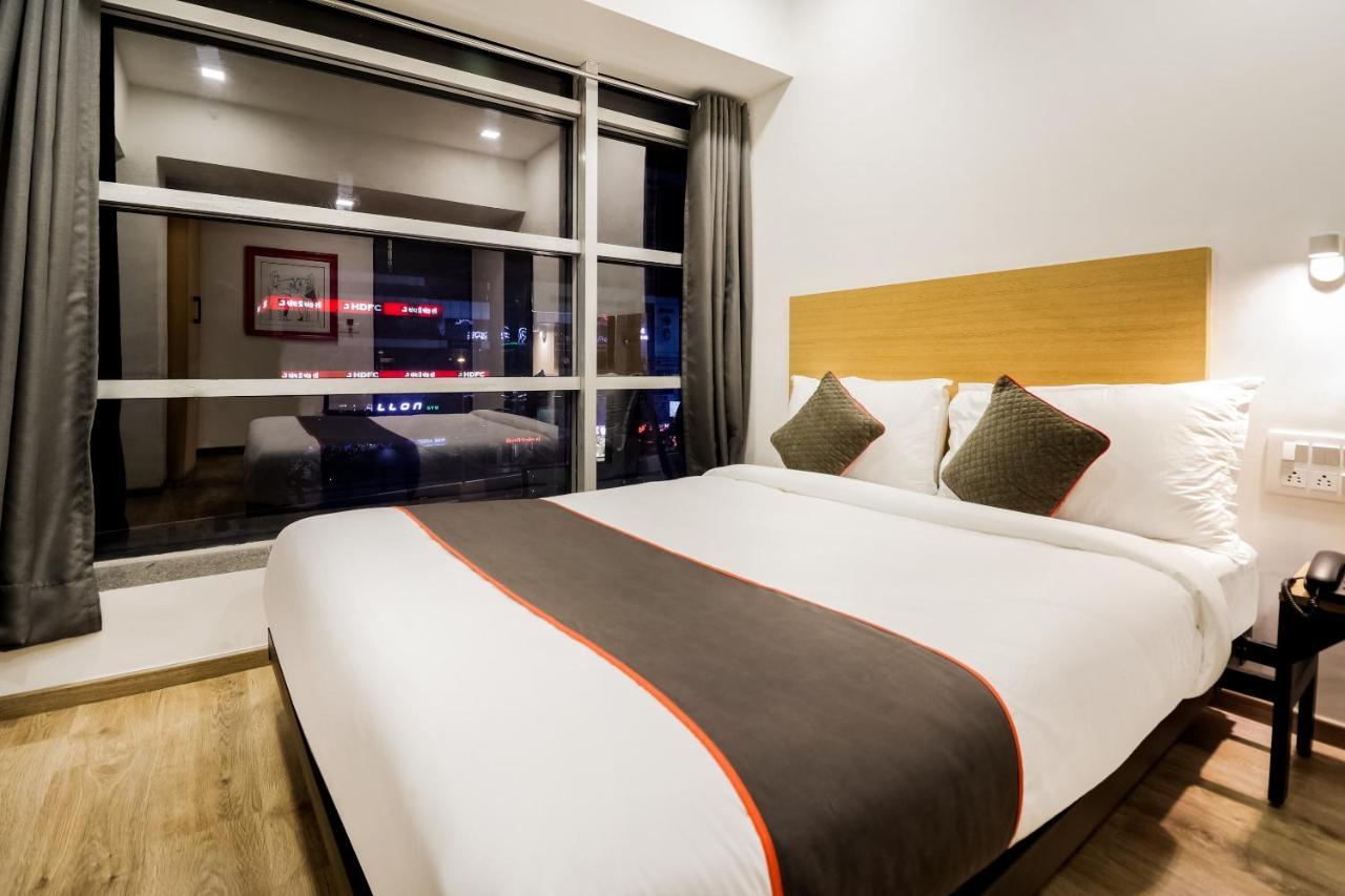 Oyo Townhouse 169 Aqua Corridor Hotel Bhatha Bagian luar foto