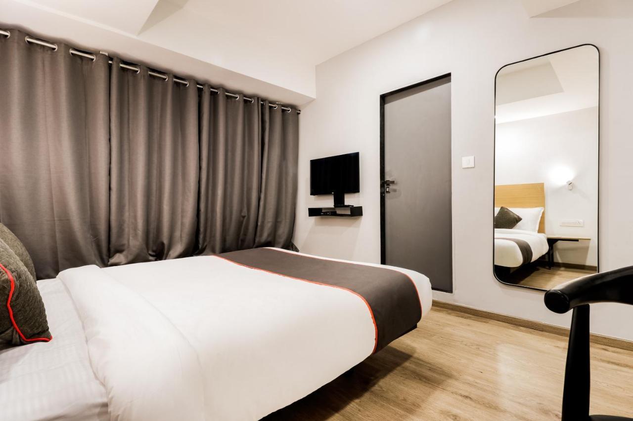 Oyo Townhouse 169 Aqua Corridor Hotel Bhatha Bagian luar foto